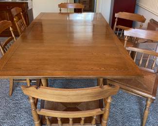 Beautiful, antique dining table with hidden leaves
