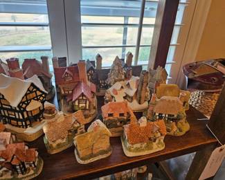 Lladro, Hummel-Goebel, Willow Tree, Beatrix Potter, Fitz and Floyd, David Winter, Jim Shore, Department 56 collectibles