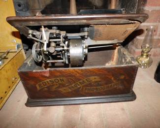 ANTIQUE EDISON HOME PHONOGRAPH 