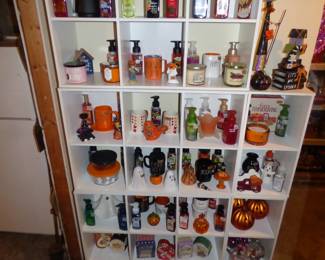 HOLIDAY ITEMS INCLUDNG RAE DUNN