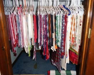RUNNERS, TABLECLOTHS, NAPKINS, RUGS, ETC