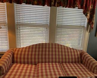 Country Style Coach With Bed Built In