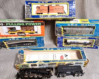 HO GAUGE TRAINS LOT