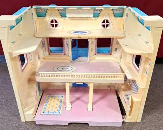 LARGE DOLLHOUSE DOLL HOUSE