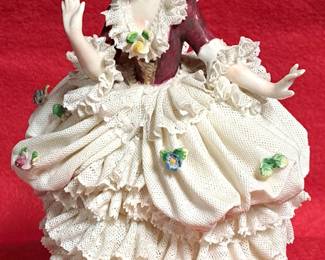 FURSTENBURG FIGURINE LACE