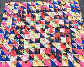 QUILT TOPPER