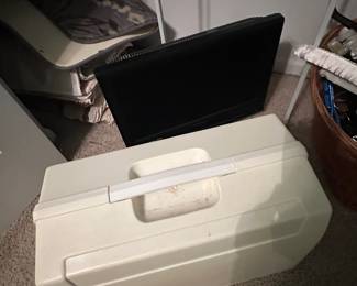 2 Sewing machines available