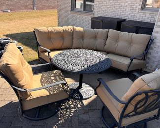 Wrought Iron-Sunbrella Set