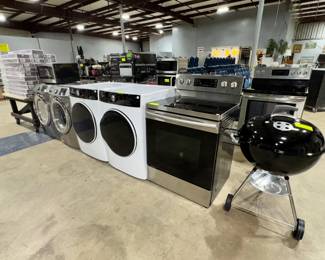 BBQ Grill, Washer & Dryer, Stove and Flooring Orlando Estate Auction