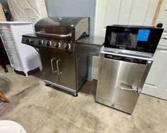 BBQ Grills, Food Warmer, Microwave and Furniture orlando Estate Auction