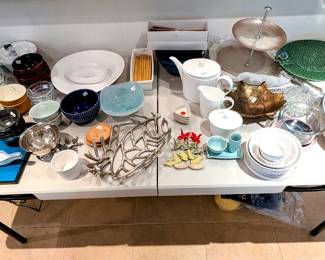 Large assortment of Asian Service Items.