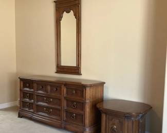 Drexel Dresser W Mirror Nightstand 