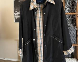 BURBERRYS’ NOVACHEK LIGHT RAIN JACKET COAT