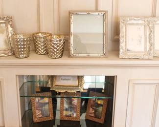 Lots of picture frames and home decor are available for purchase.