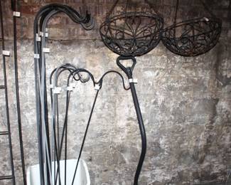 Misc. garden hooks, trellis, metal hanging baskets.