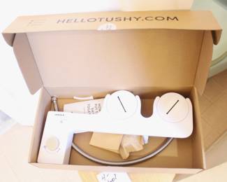 Tushy Classic 3.0 toilet bidet.