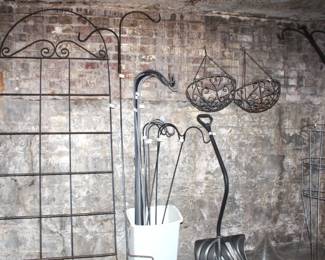 Misc. garden hooks, trellis, metal hanging baskets.