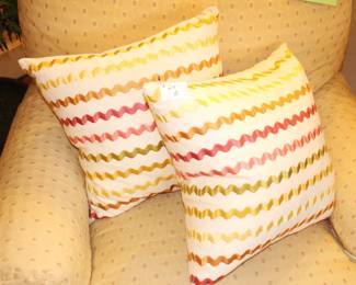 More decorator pillows.