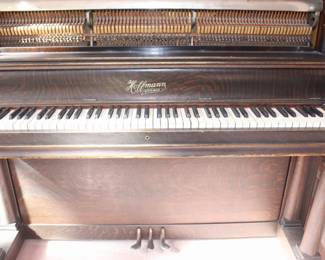 BUY IT NOW! ONLY  $50.00.  Hoffmann of Chicago upright piano.