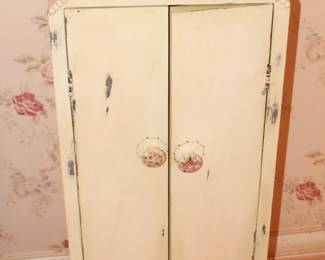 Small cabinet.