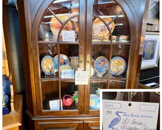 Lot 28: Lit Corner Display Cabinet
