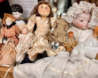 Lot 31: Vintage & Antique Dolls in Basket 