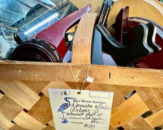 Lot 18: Assortment of display props: risers, plate stands, mirrored bases