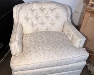 Lot 65: Ivory Damask Swivel Chair 