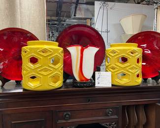 Lot 79: Art Glass & Decorative Ceramics