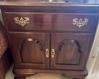 Ethan Allen five piece cherry wood bedroom set. Two nightstands