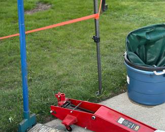 We have not one, but two 2 1/2 ton jacks