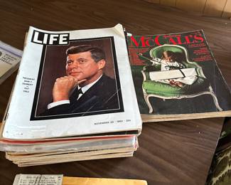 Vintage Time Magazines! JFK, Monroe and the Moon Race!