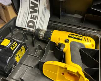 DeWalt 18V Drill! Mint in the original black metal case!