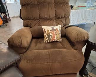 Suede lift chair