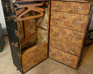 Steamer trunk