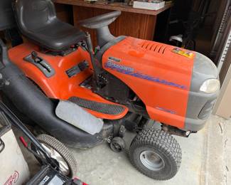 Husqvarna LTH2042C - runs and well maintained