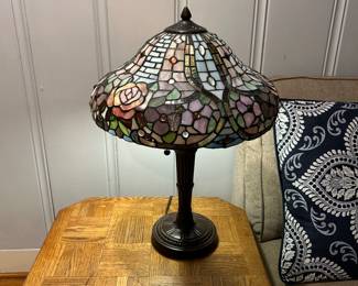 TIFFANY STYLE LAMP. $75.