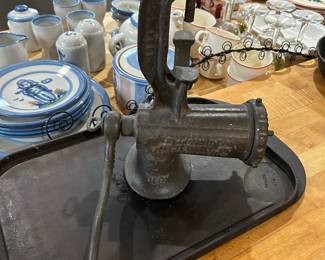 VINTAGE FOOD GRINDER.