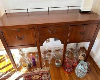 PEMBROKE STYLE SERVER. $325.