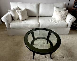Beautiful loveseat, matches with the one on the living room.