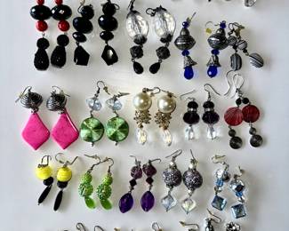 Large selection of jewelry, more will be uploaded as organizing takes place.