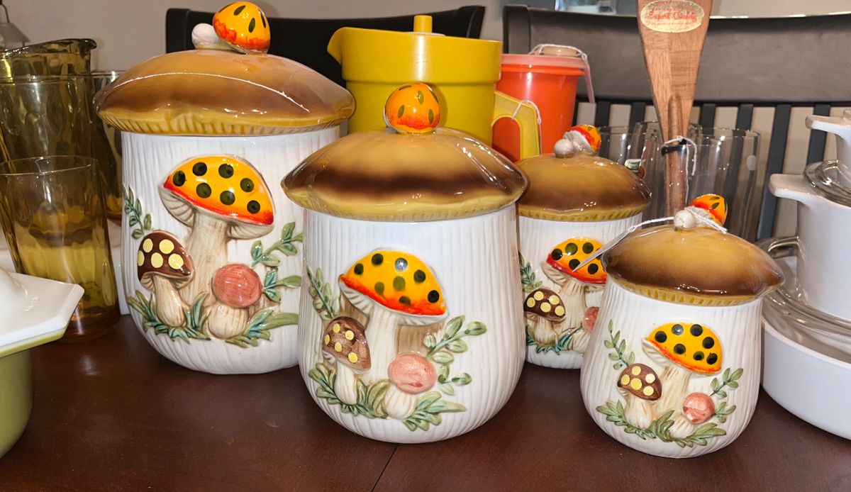 Merry Mushroom canister set 