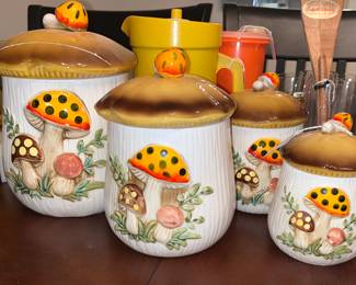Merry Mushroom canister set 