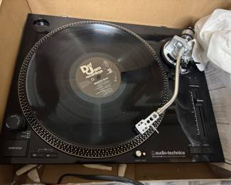 Audio-technica turntable 