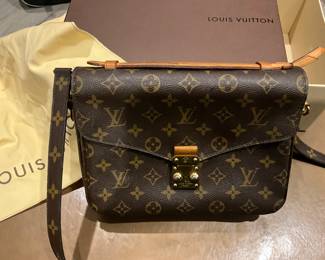 Luis Vuitton bag