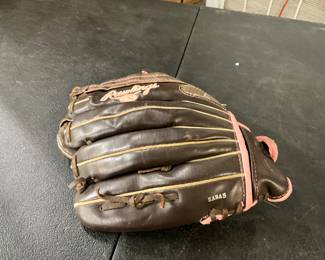 Rawlings Right-Handed Glove