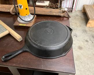 Lodge 5SK 8" Cast Iron Skillet