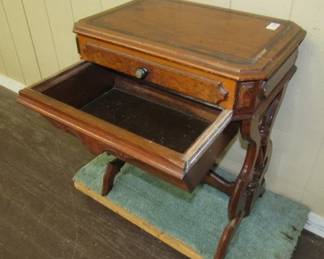 Victorian Stand