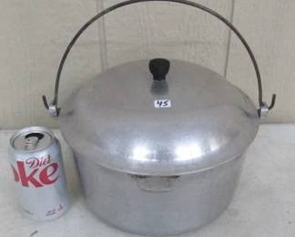 Aluminum Pot w/Lid