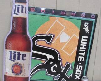 Metal Lite Beer & White-Sox Sign